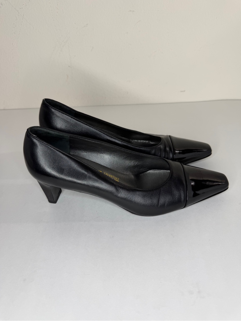 Salvatore Ferragamo Women’s Size 7C Black Leather Patent Leather Cap Toe Pumps